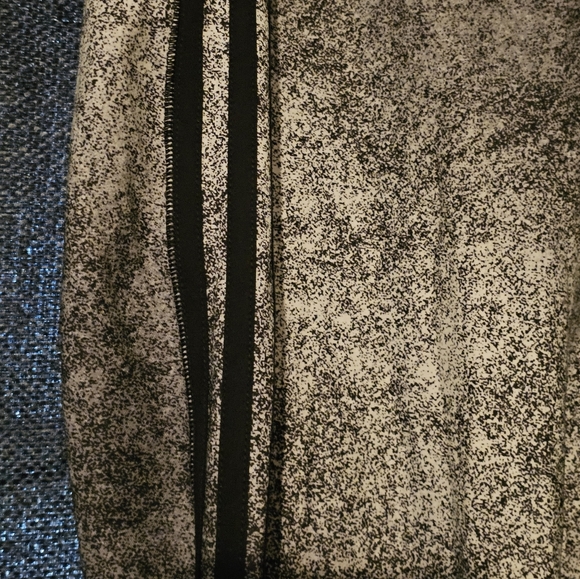 ADIDAS PLus size leggings - Picture 2 of 4